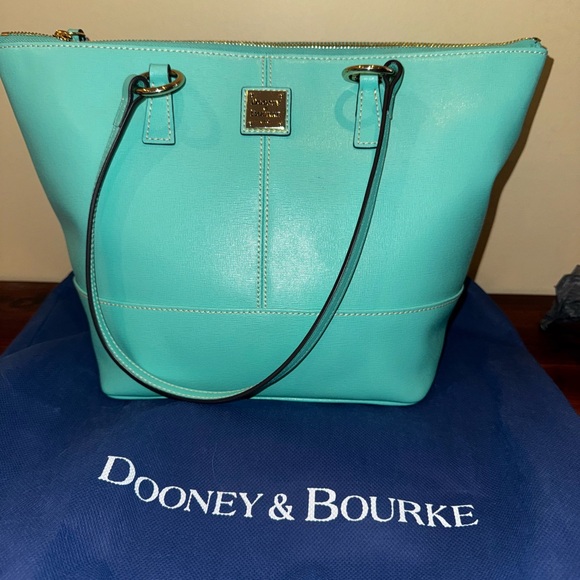 Dooney & Bourke Italian Soffiano leather - Picture 4 of 9